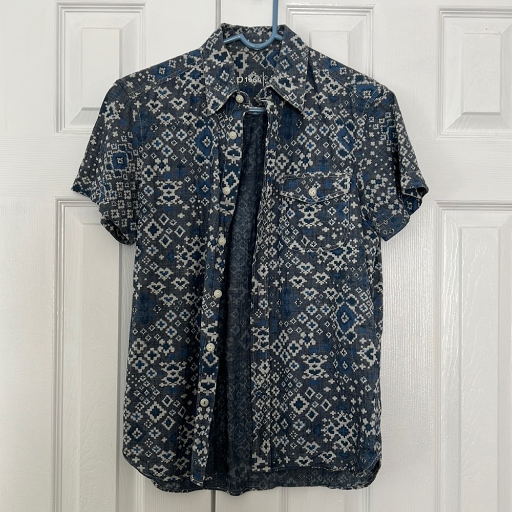 Gap button up shirt